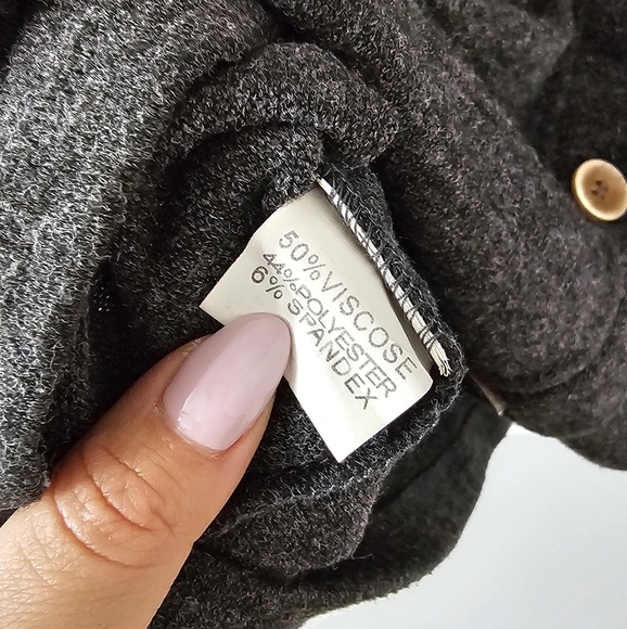 Gray V-Neck Reversible Sweater - Picture 5 of 6